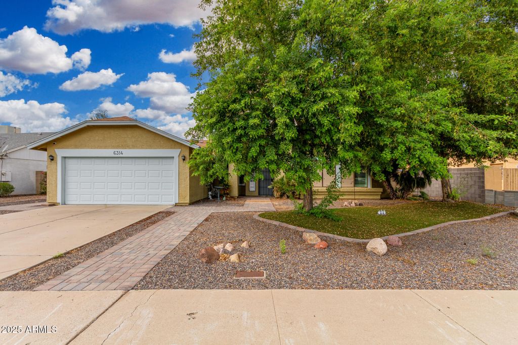 Photo of 6314 W Port Au Prince Lane, Glendale, AZ 85306 (MLS # 6919254)