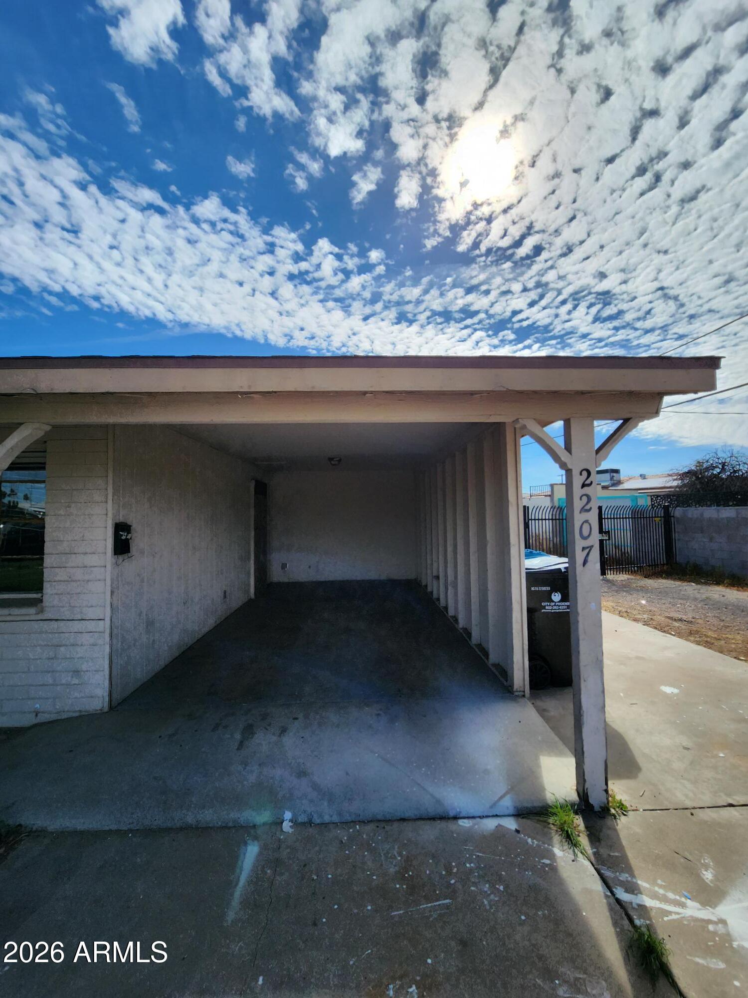 2207 W CACTUS WREN Drive