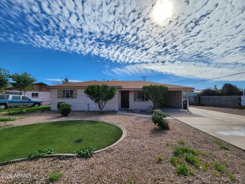 2207 W CACTUS WREN Drive Phoenix AZ 85021