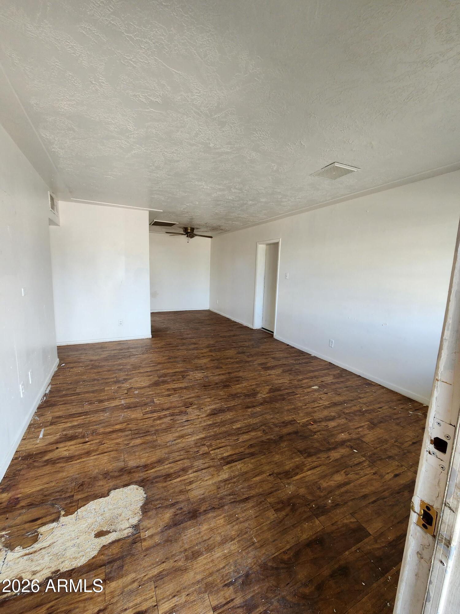 2207 W CACTUS WREN Drive