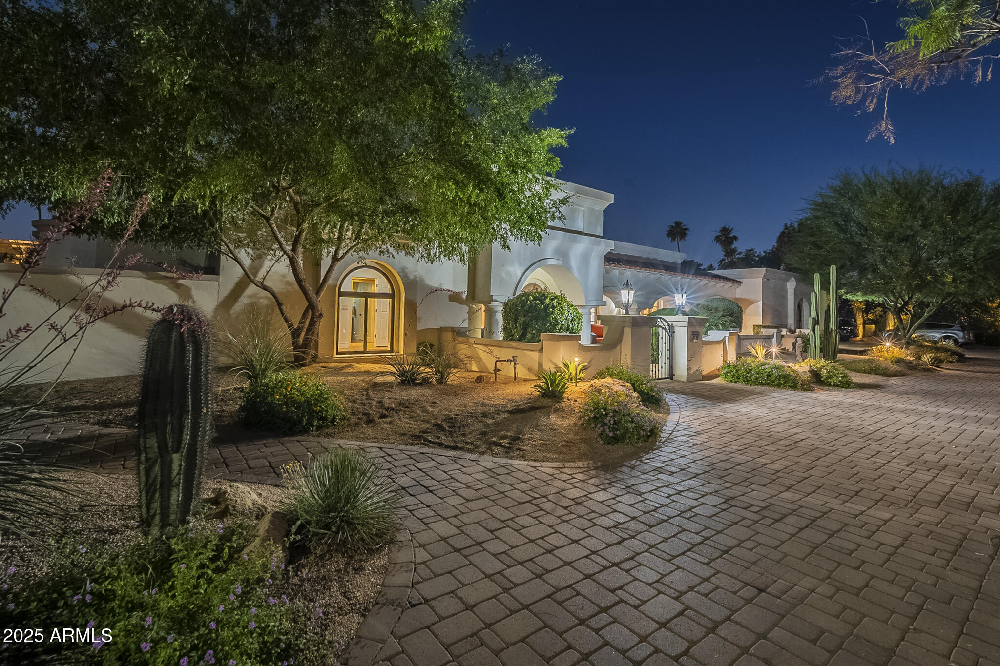 7471 E NORTHERN Avenue