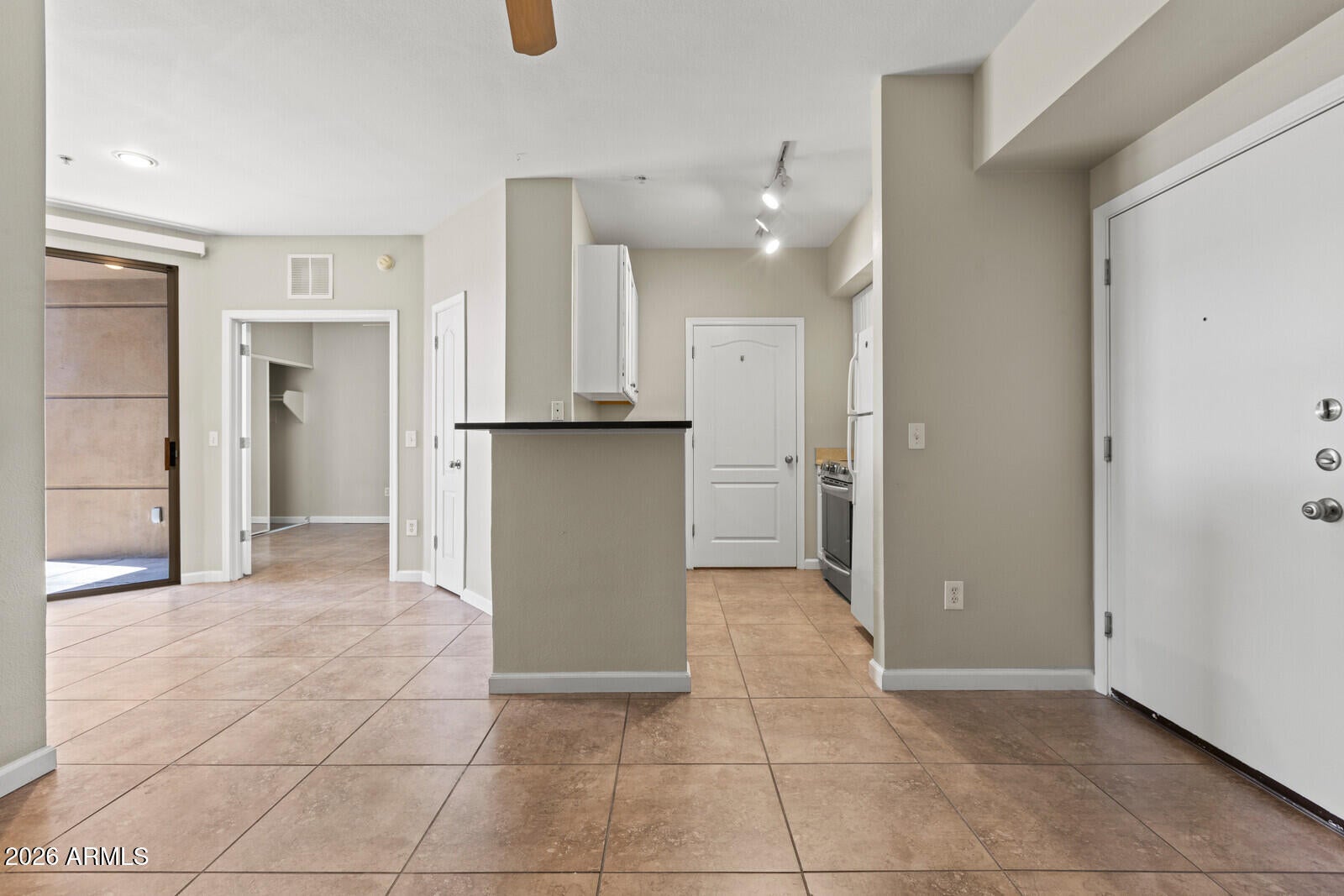 1701 E COLTER Street 147