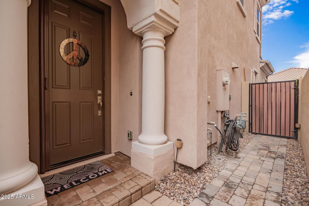 Photo of 1914 W Grand Canyon Drive, Chandler, AZ 85248 (MLS # 6949137)