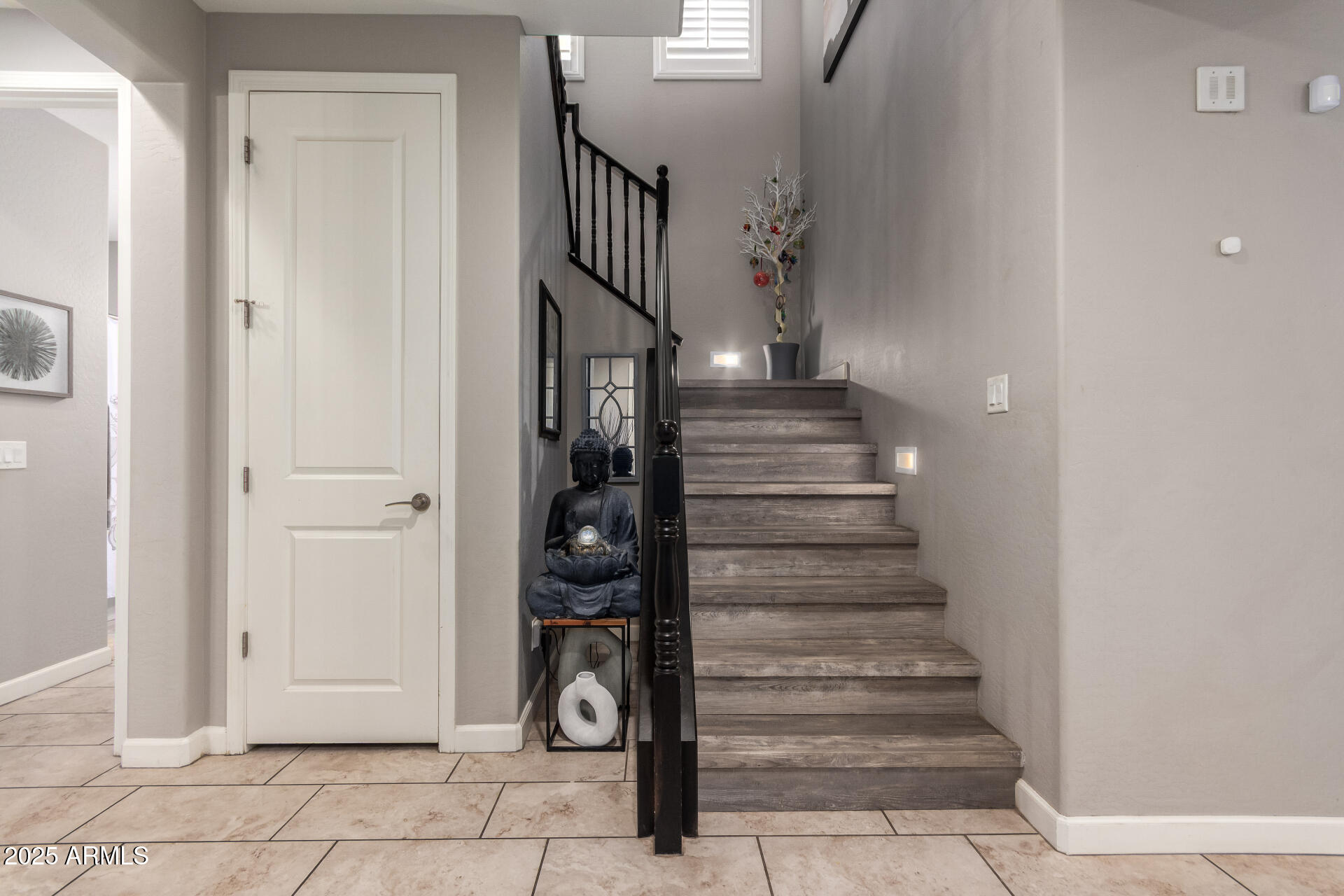 1914 W GRAND CANYON Drive