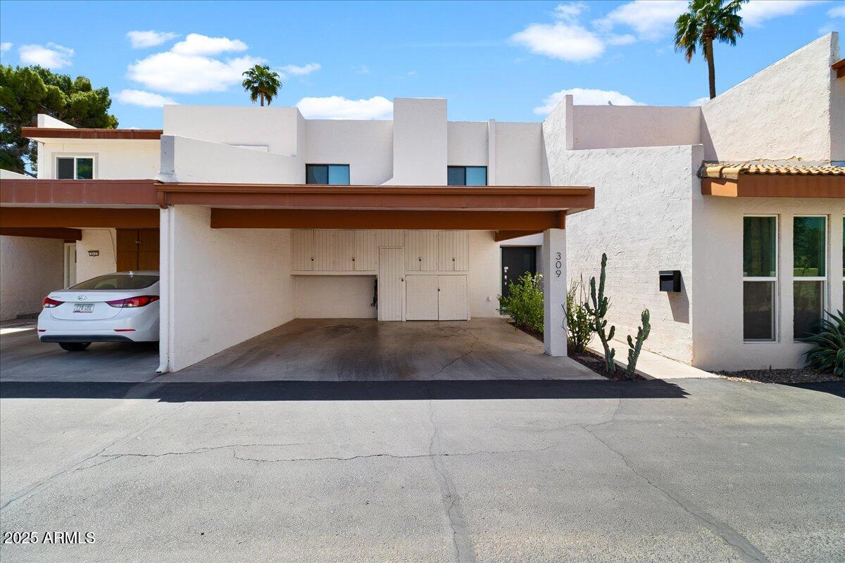 309 E Huntington Drive