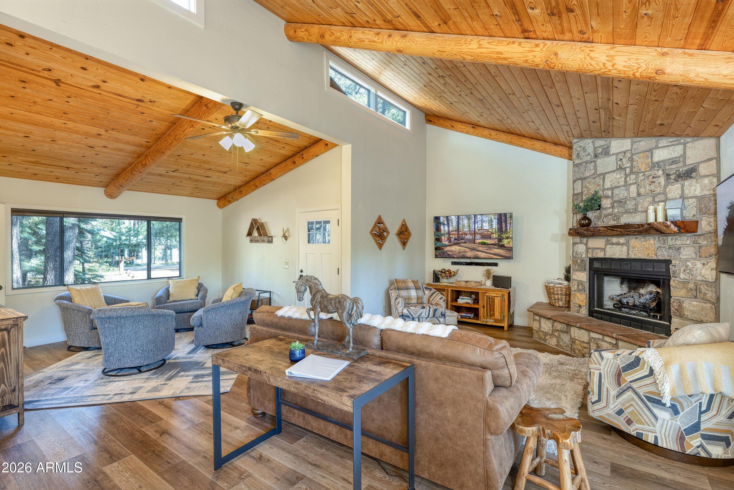 8543 COUNTRY CLUB Drive