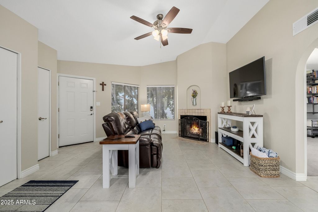 Photo of 1800 W Elliot Road #237, Chandler, AZ 85224 (MLS # 6957687)