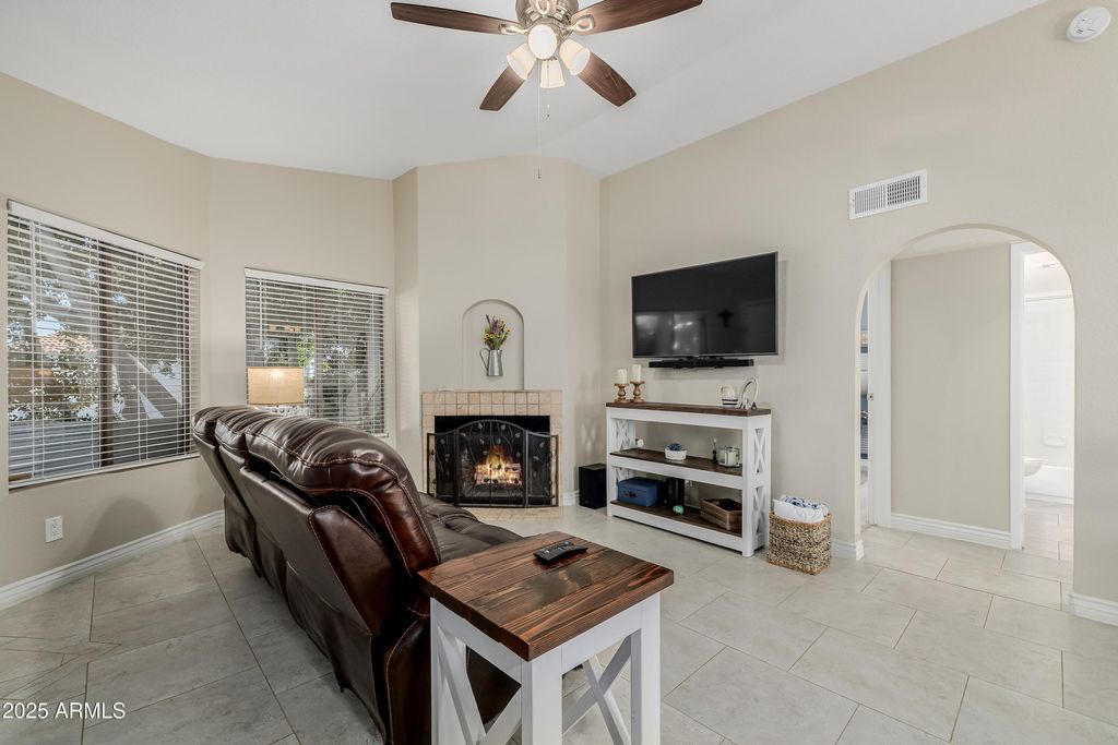 Photo of 1800 W Elliot Road #237, Chandler, AZ 85224 (MLS # 6957687)