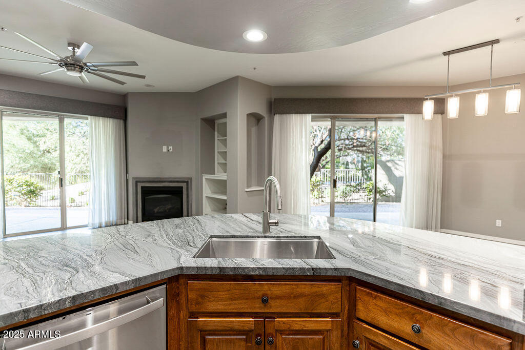 14850 E GRANDVIEW Drive 106