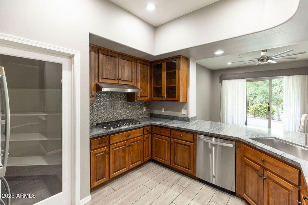 14850 E GRANDVIEW Drive 106