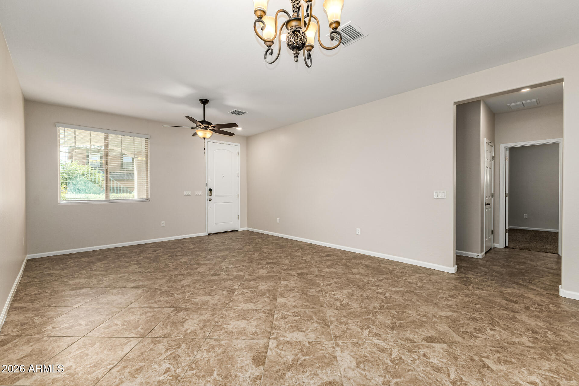 1812 W LACEWOOD Place