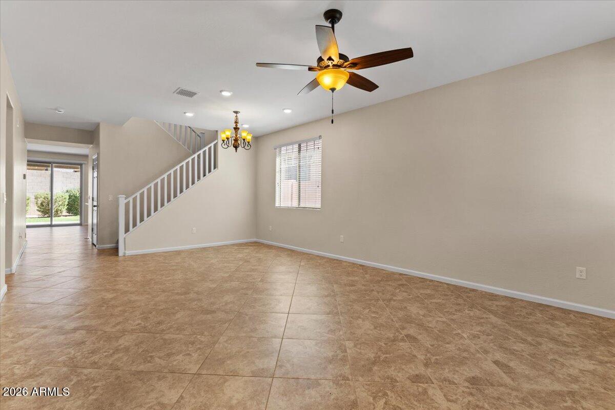 1812 W LACEWOOD Place