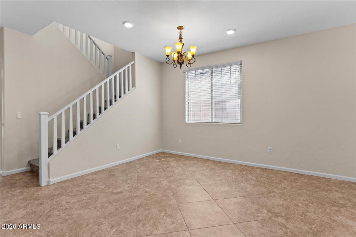 1812 W LACEWOOD Place