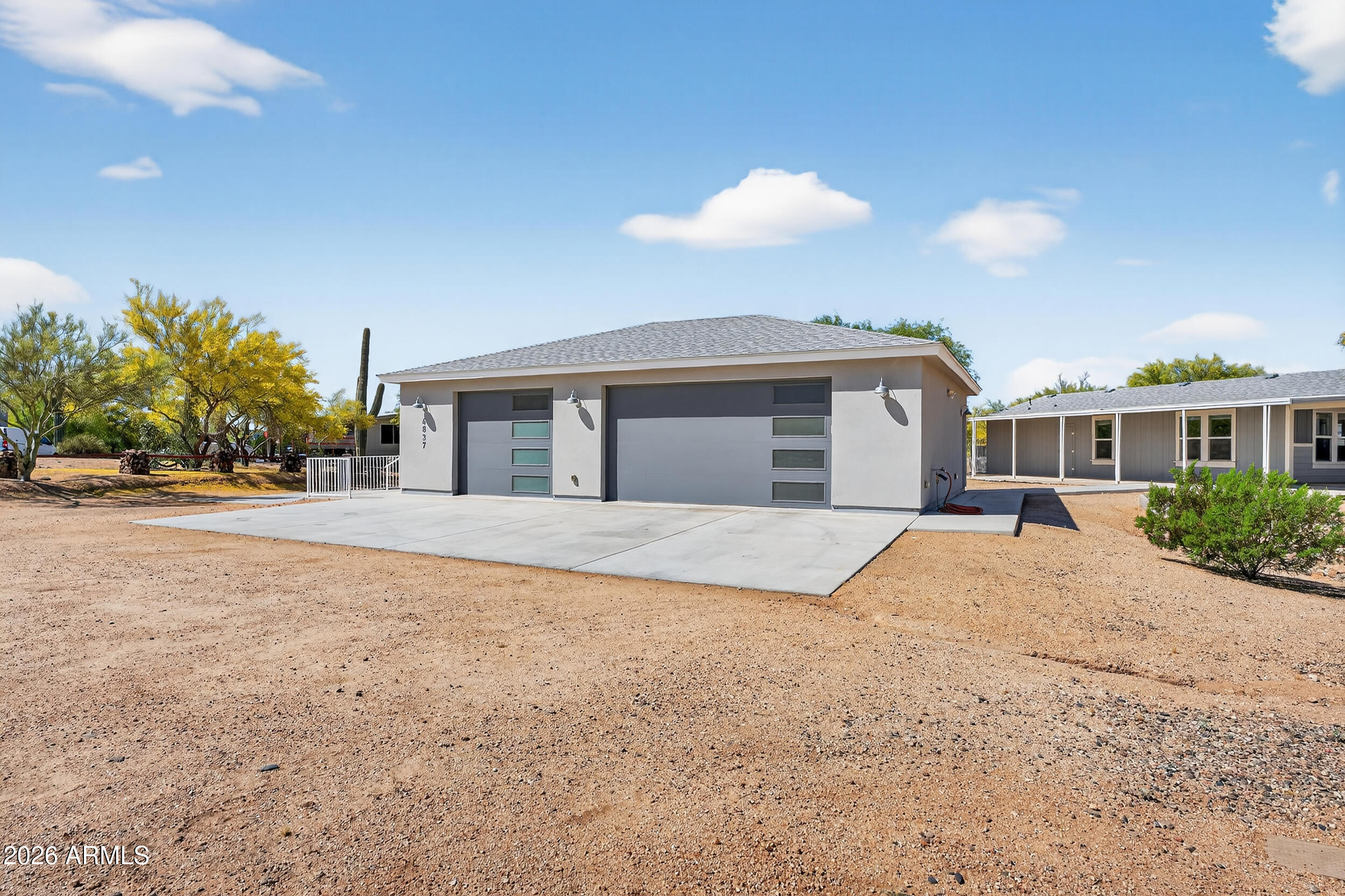 4837 E SMOKEHOUSE Trail