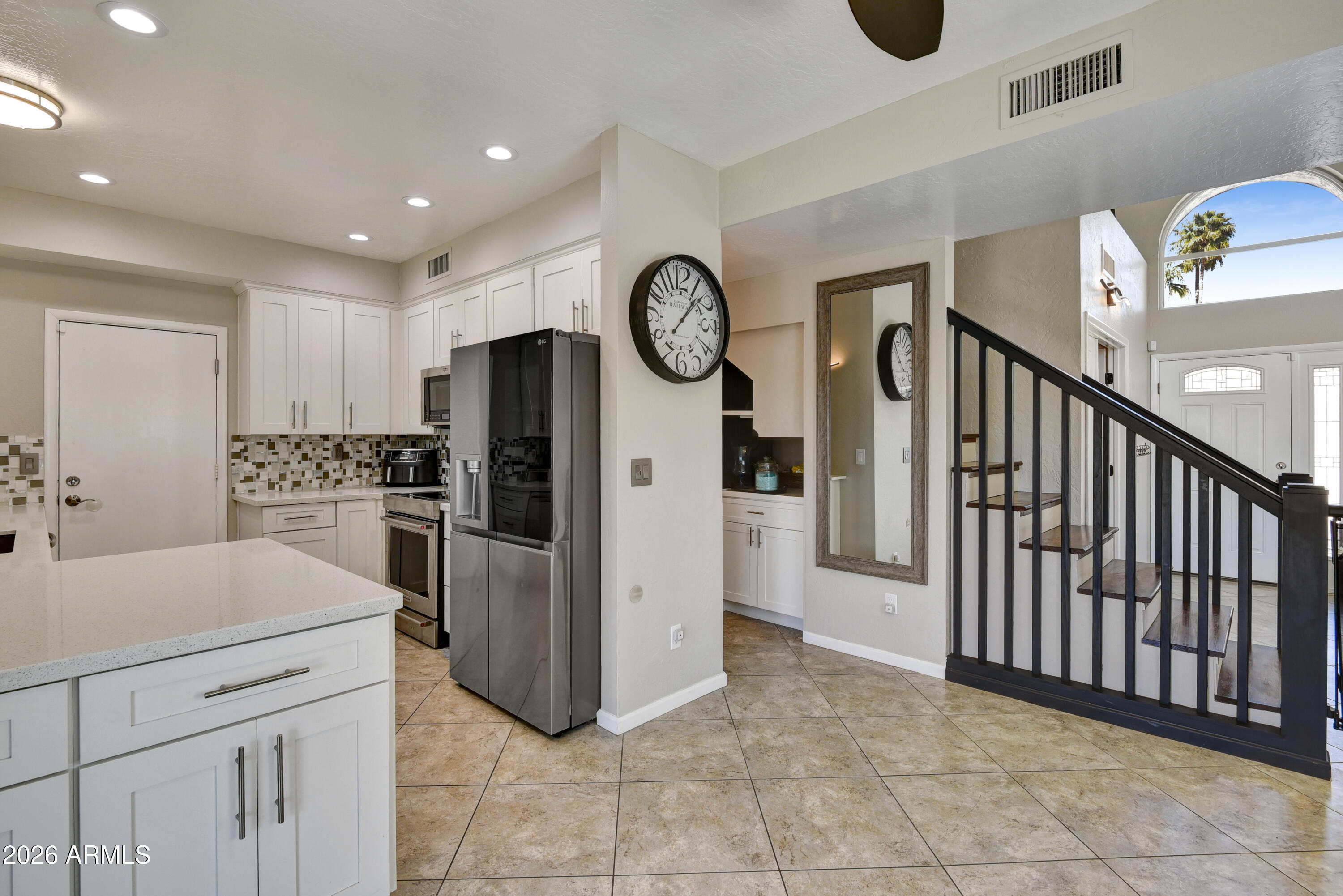 4413 E BLUEFIELD Avenue