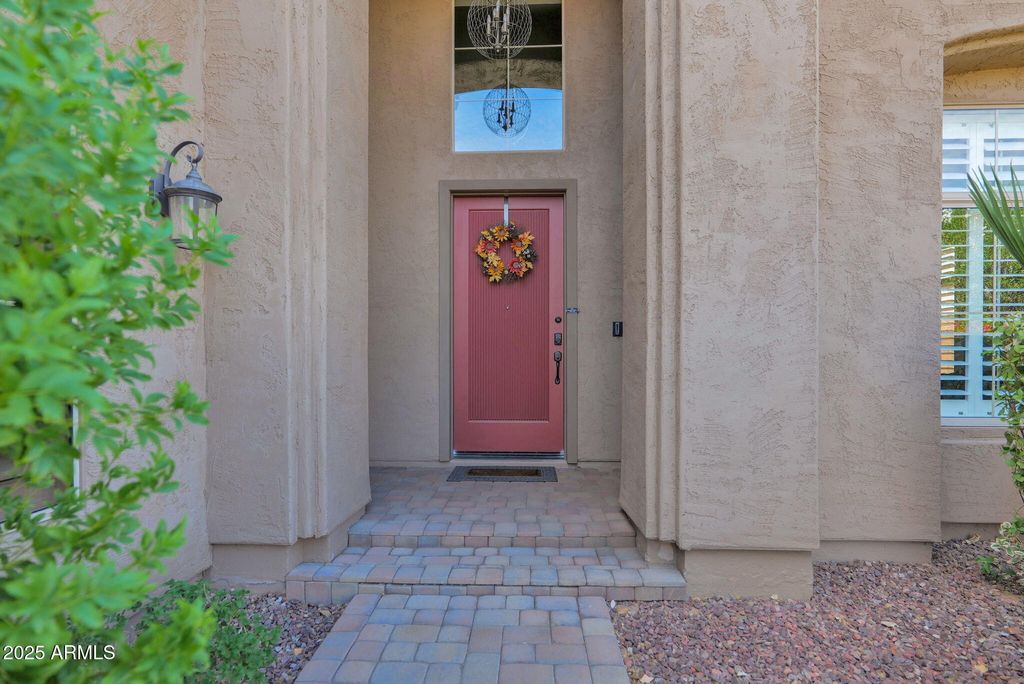 Photo of 339 E Horseshoe Avenue, Gilbert, AZ 85296 (MLS # 6914614)