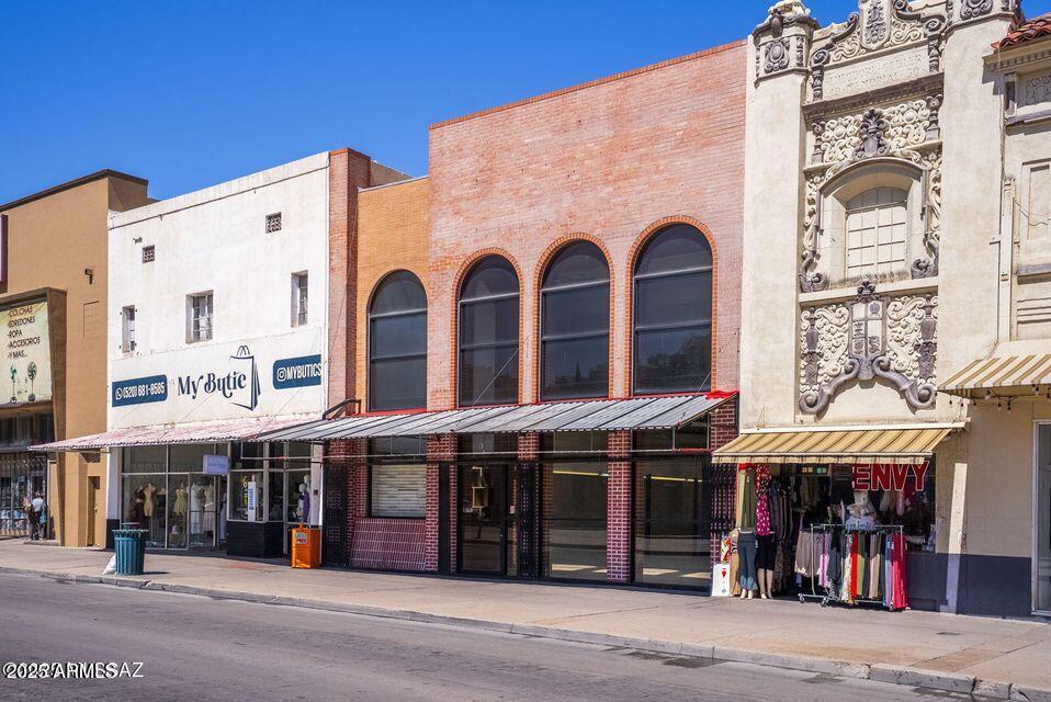 65 N GRAND Avenue