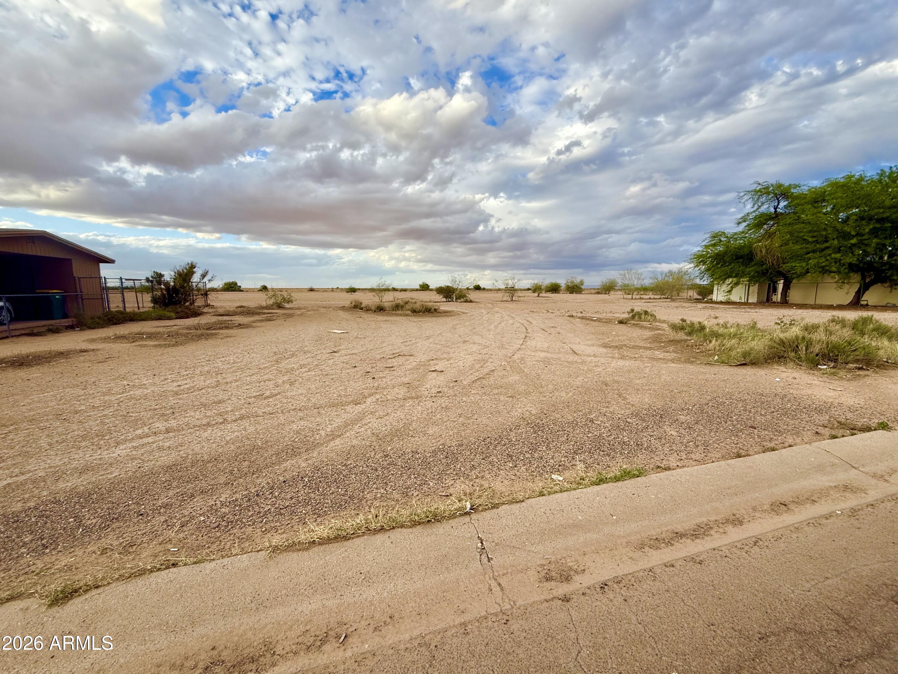 Eloy North - Land