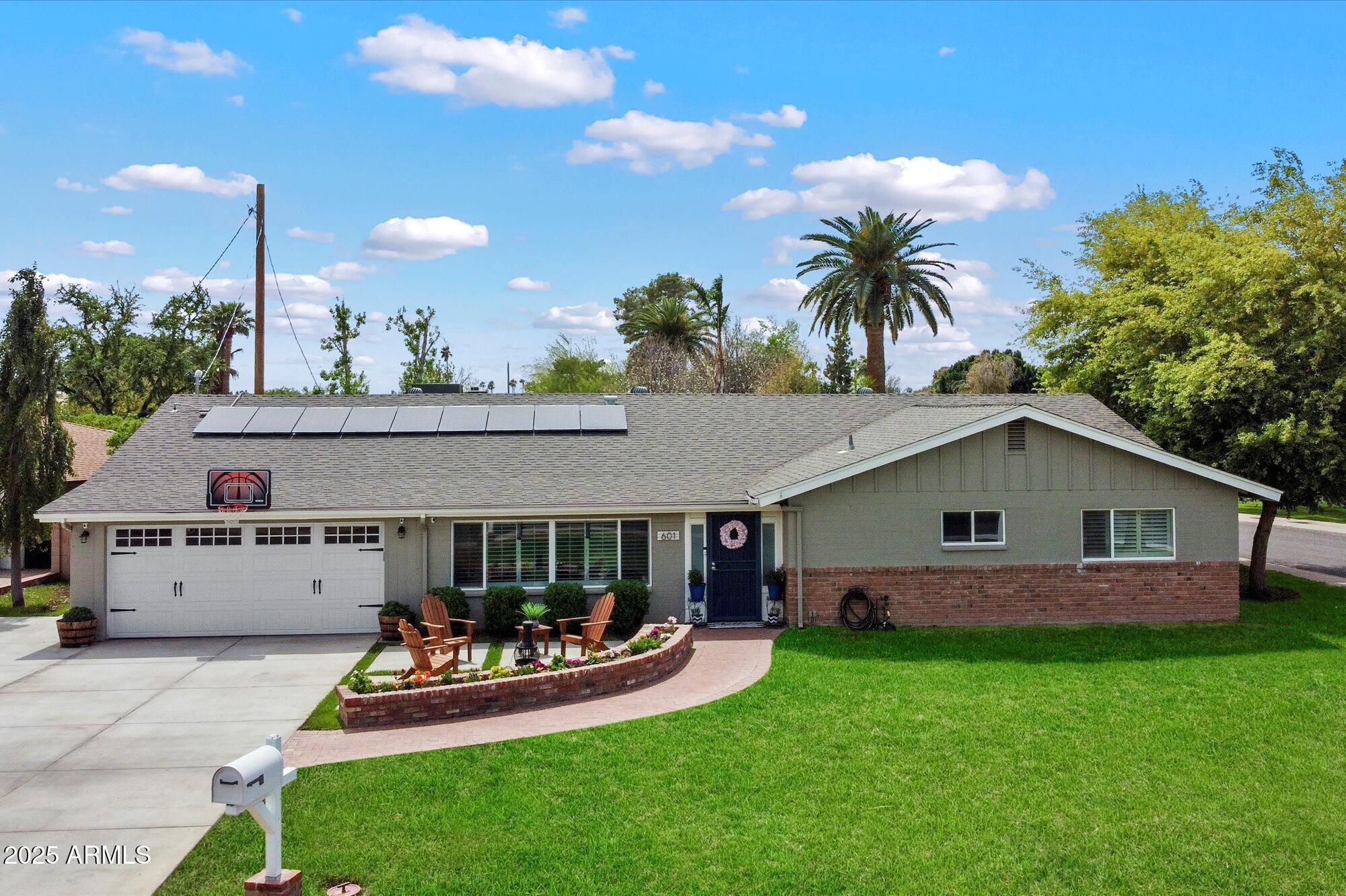 601 E WINTER Drive