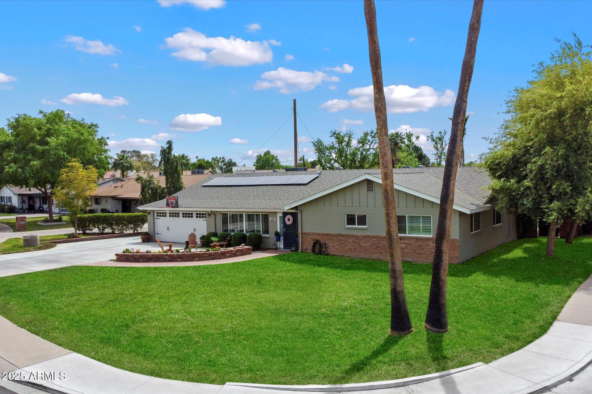 601 E WINTER Drive