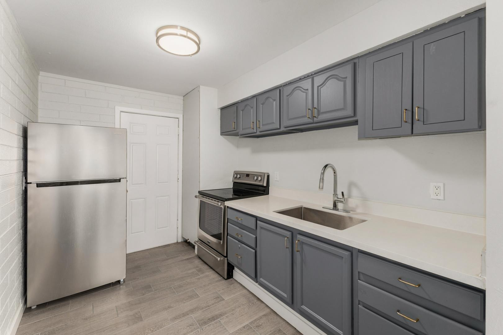 1321 N 48th Place Apt 2