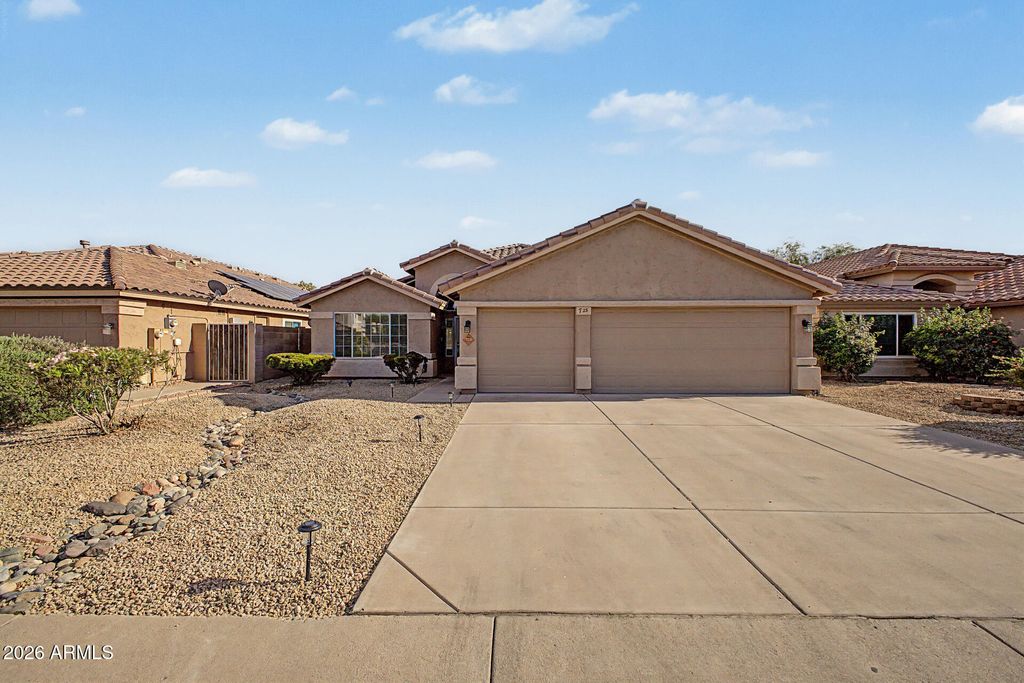Photo of 723 W Douglas Avenue, Gilbert, AZ 85233 (MLS # 7014542)