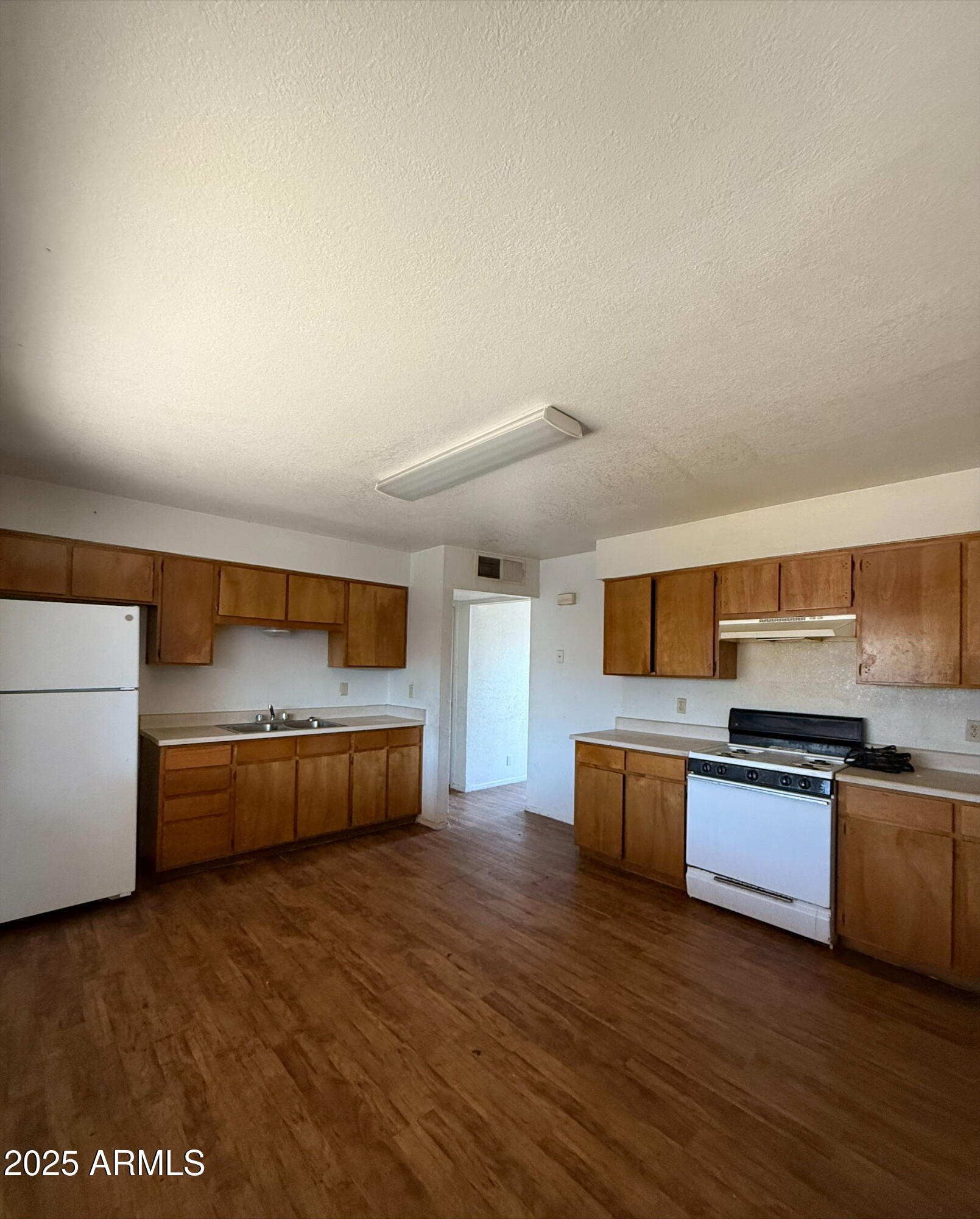 3441 W WINDROSE Drive