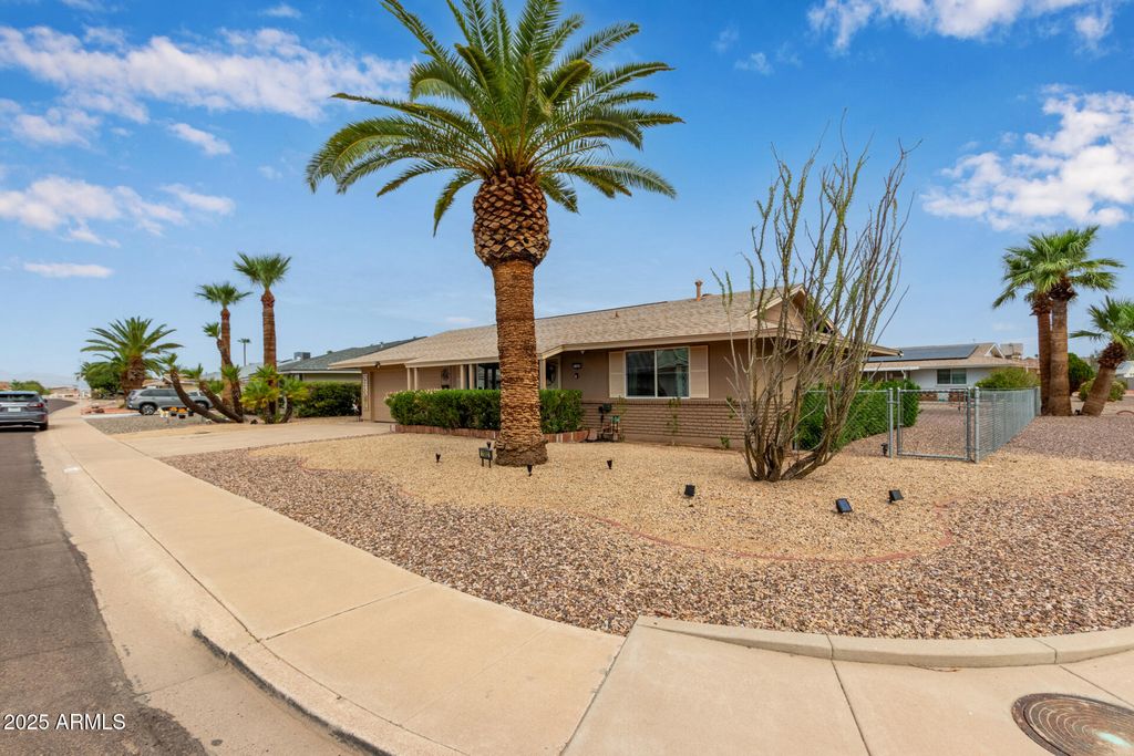 Photo of 11002 W Salem Drive, Sun City, AZ 85351 (MLS # 6914982)