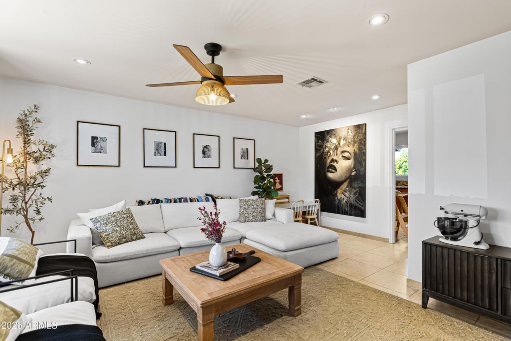 Photo of 2814 E Sierra Street, Phoenix, AZ 85028 (MLS # 6999880)