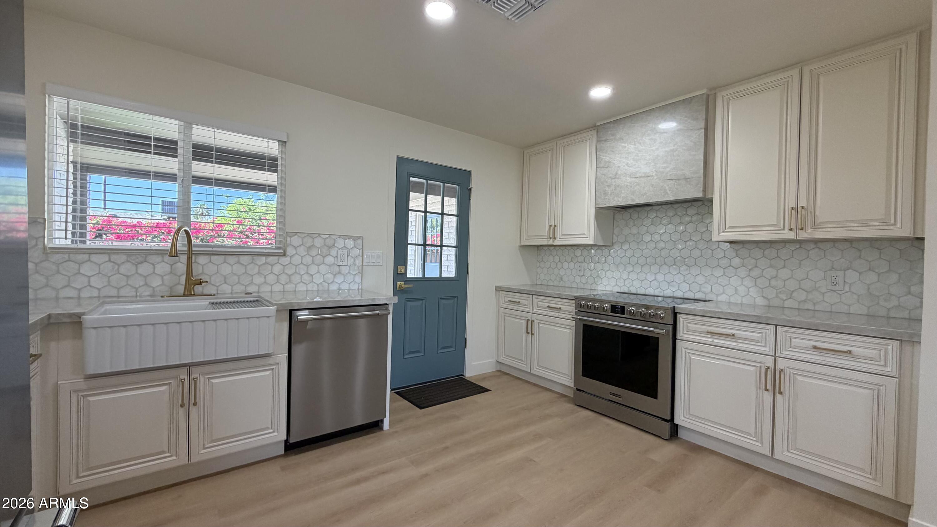 1707 W HIGHLAND Avenue