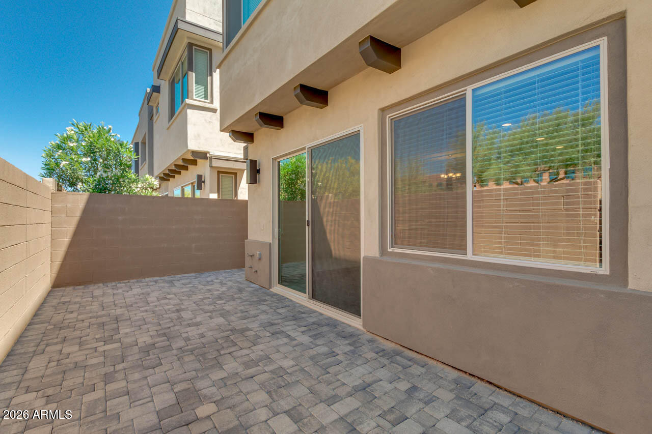 7332 E VISTA BONITA Drive