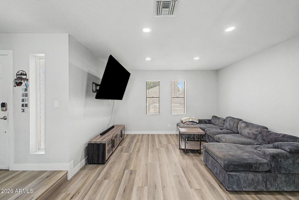 Photo of 1727 N Summer Circle, Mesa, AZ 85203 (MLS # 7033616)