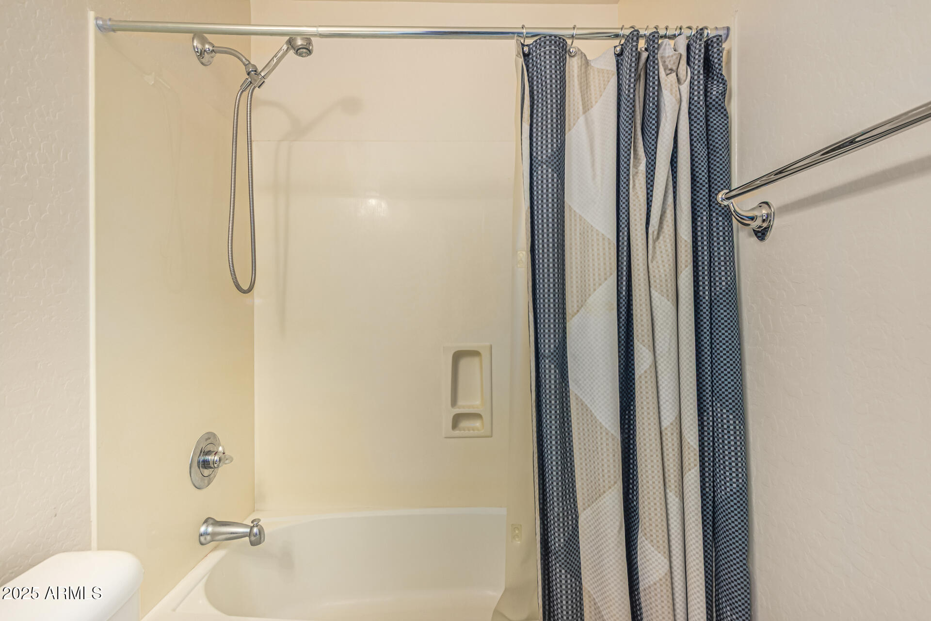 SANDALO TOWNHOMES CONDOMINIUM - Residential
