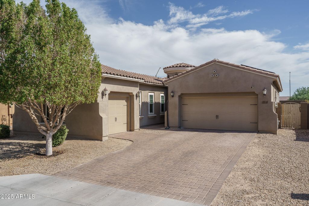 Photo of 14757 W Pasadena Avenue, Litchfield Park, AZ 85340 (MLS # 6908348)