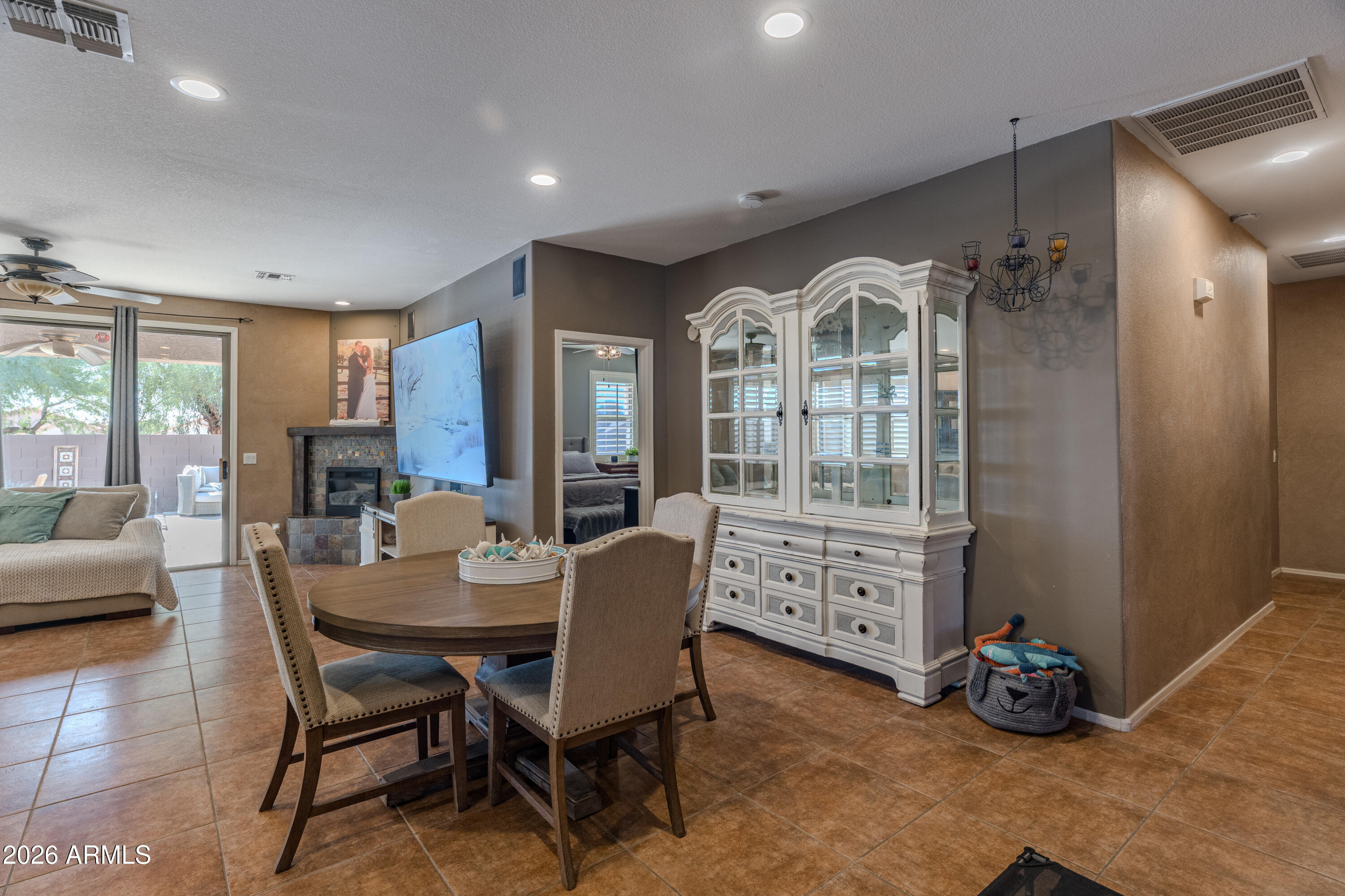 9135 W Pontiac Drive