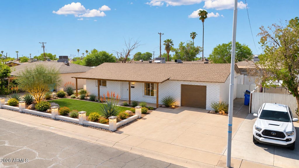 Photo of 3030 N 41st Drive, Phoenix, AZ 85019 (MLS # 7092385)