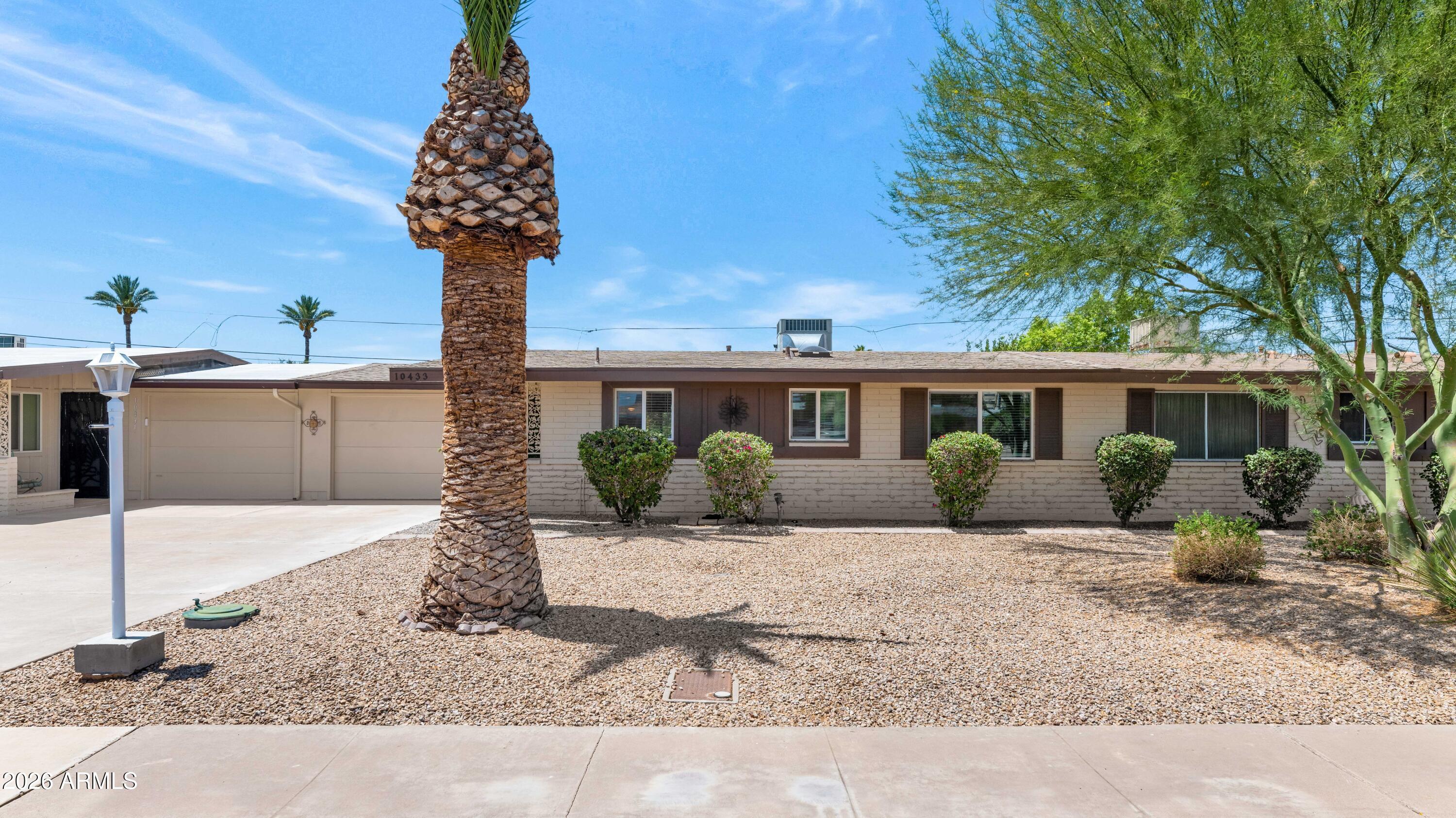 10433 W OAKMONT Drive