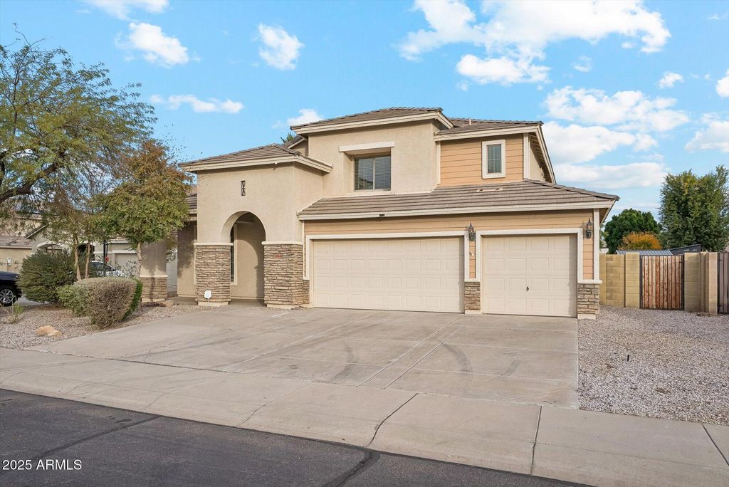 Photo of 34949 N Stirrup Circle, San Tan Valley, AZ 85144 (MLS # 6954875)