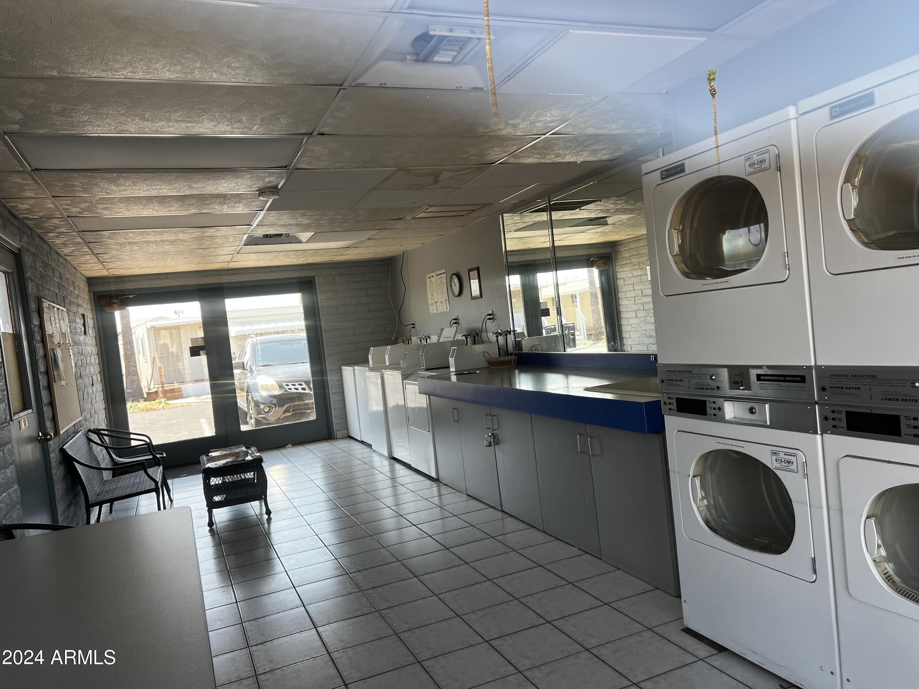 MESA MOBILE ESTATES - Residential