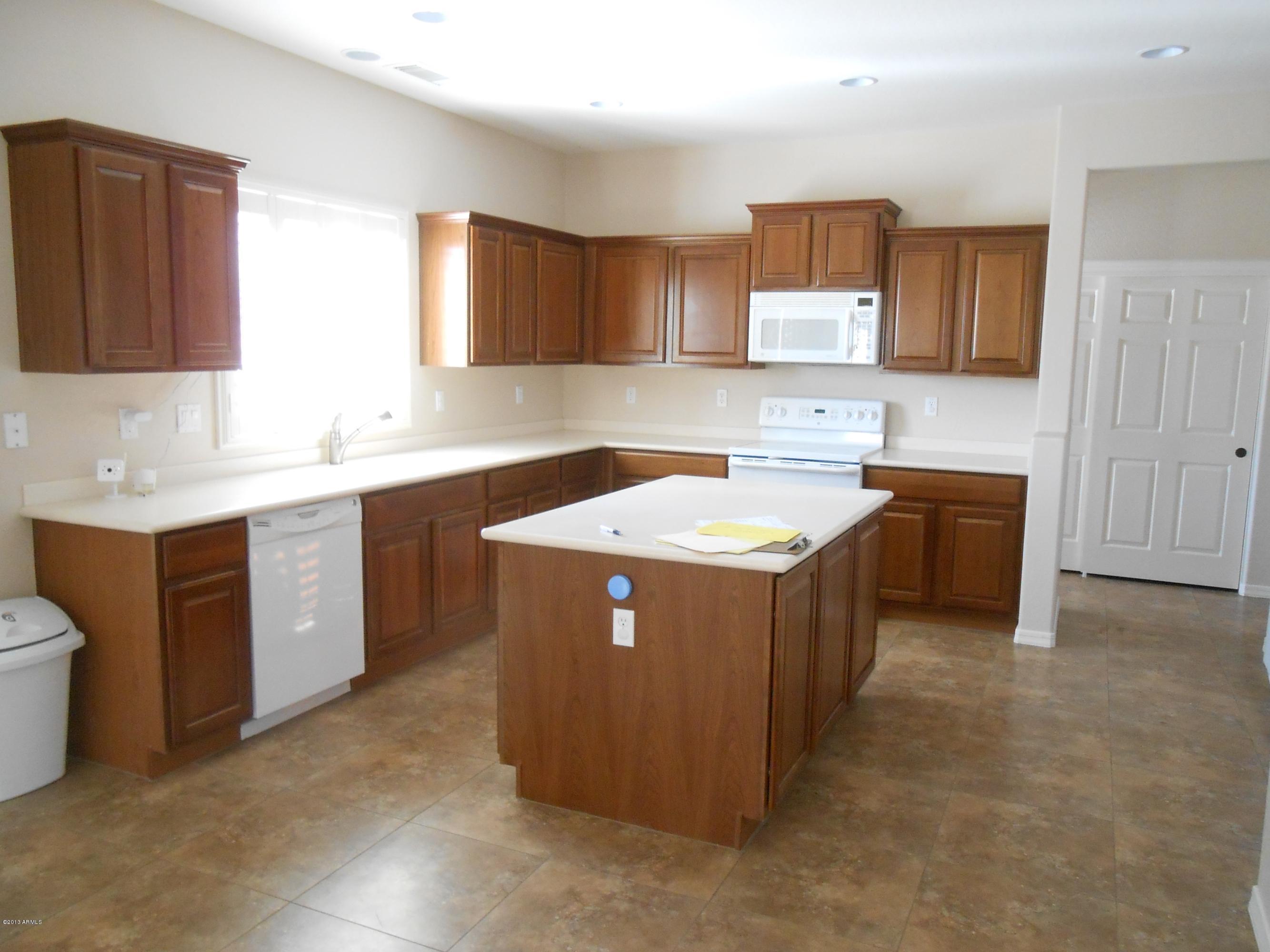 29789 W FAIRMOUNT Avenue