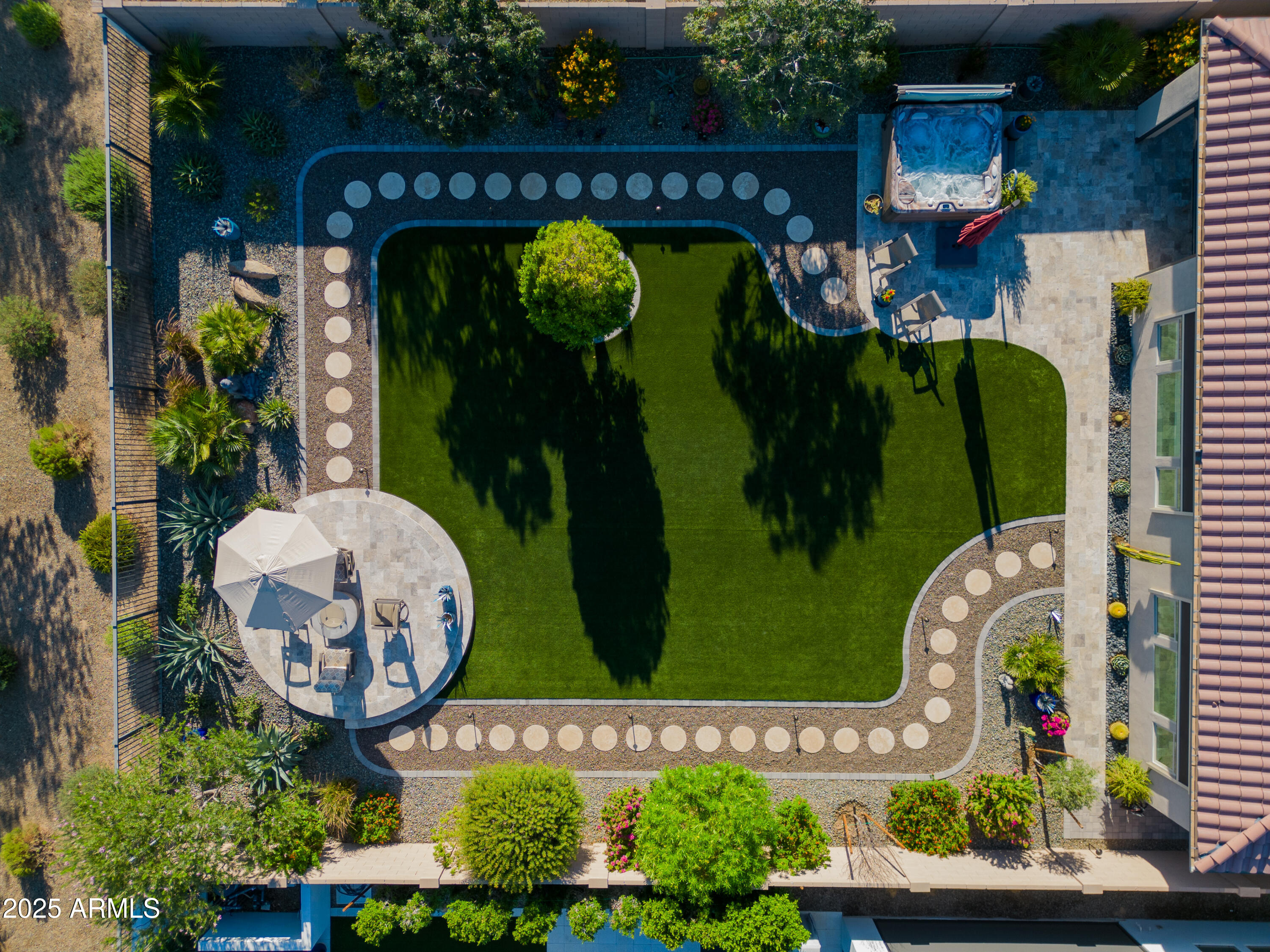 17437 W GUTHRIE Street