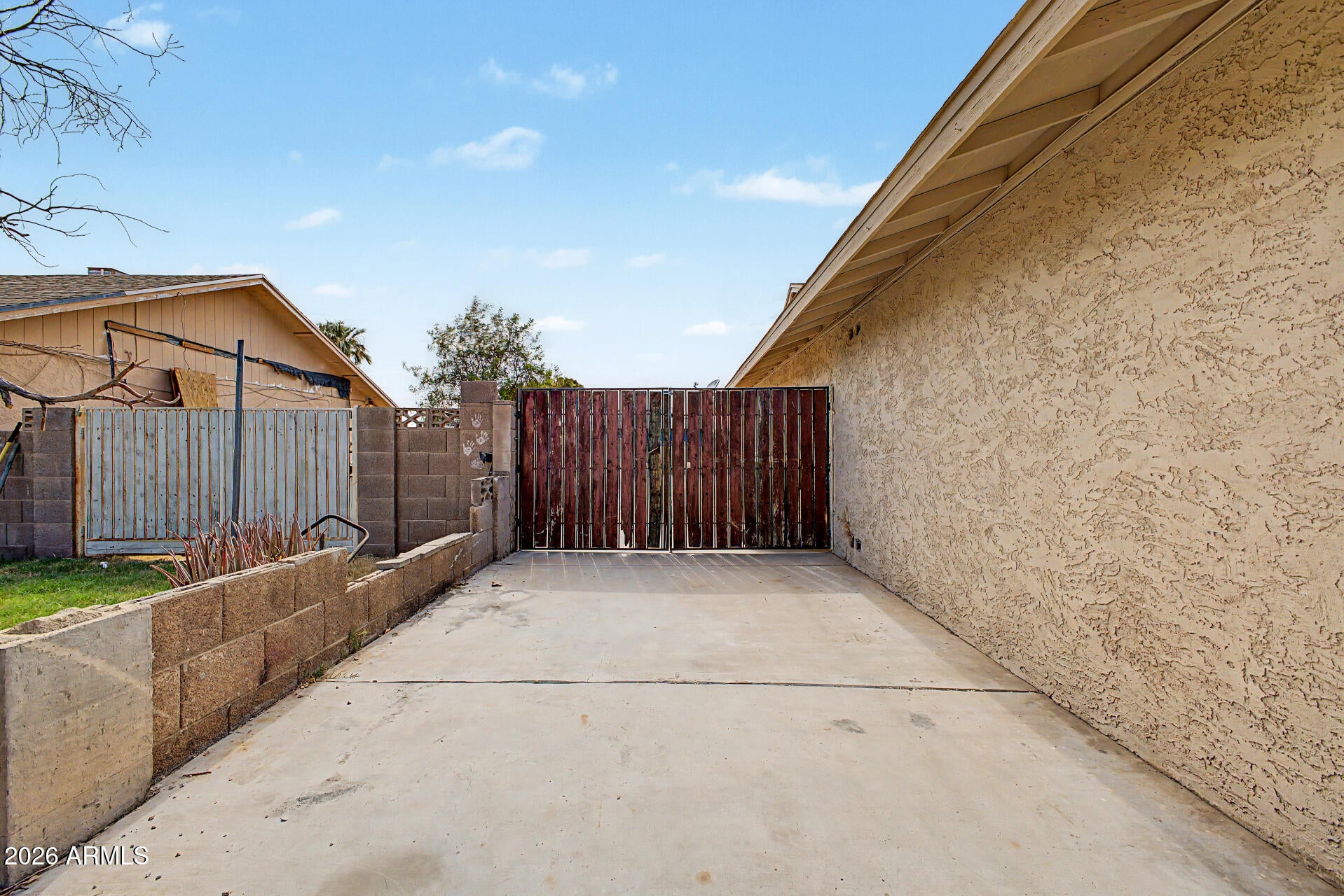 5220 N 68TH Avenue
