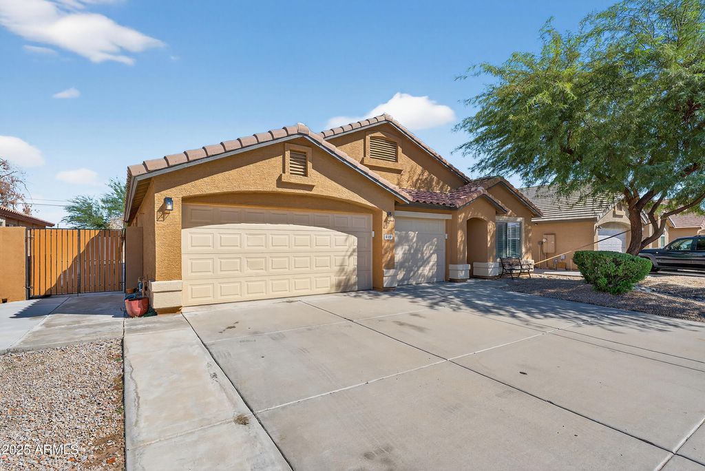 Photo of 8109 N 56th Drive, Glendale, AZ 85302 (MLS # 6925625)