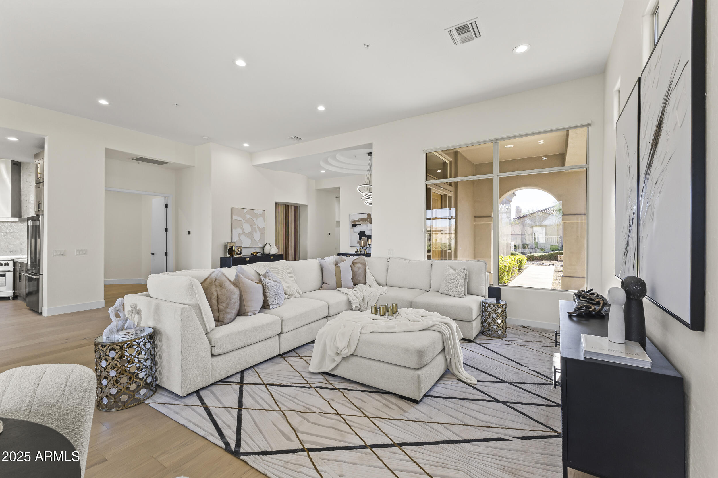 9546 E CAVALRY Drive