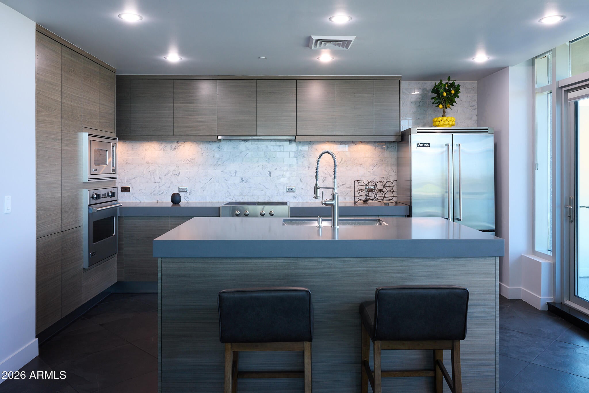 140 E RIO SALADO Parkway 207