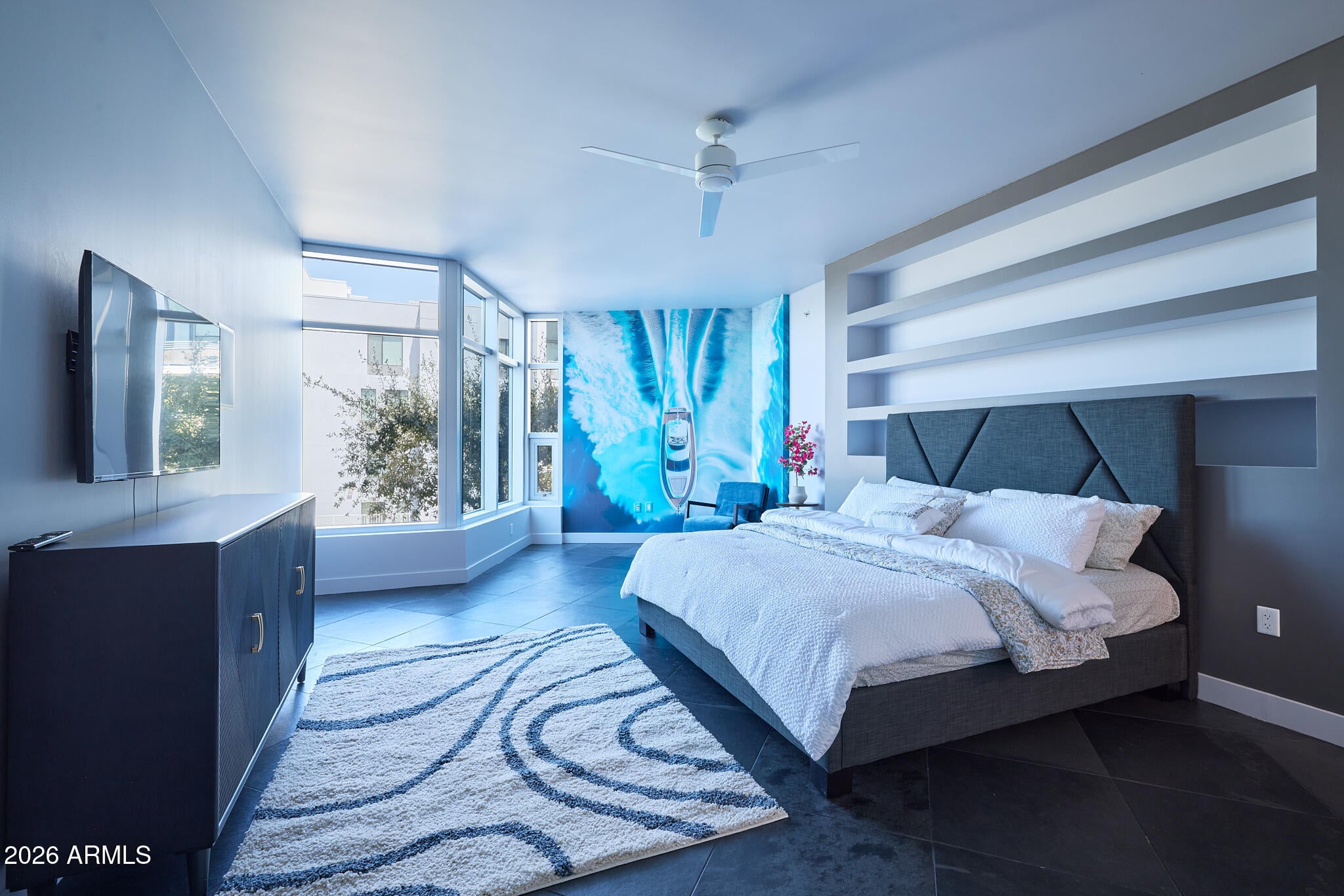 140 E RIO SALADO Parkway 207