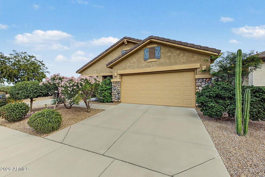 Photo of 241 W Summit Circle, San Tan Valley, AZ 85143 (MLS # 7093160)