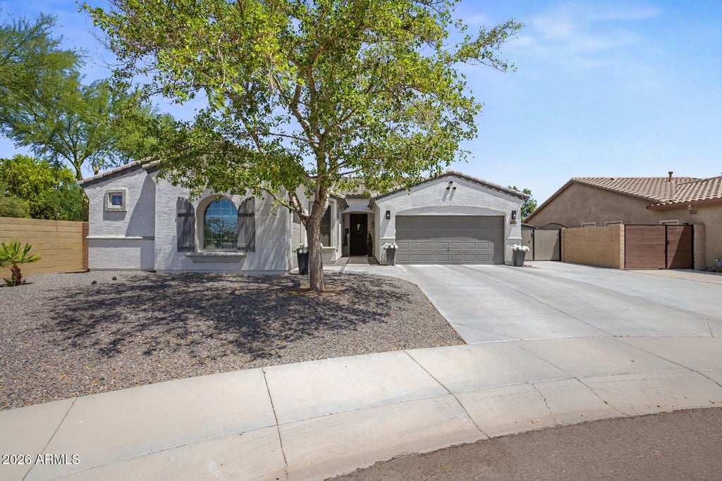 Photo of 10190 W Patrick Lane, Peoria, AZ 85383 (MLS # 7090791)