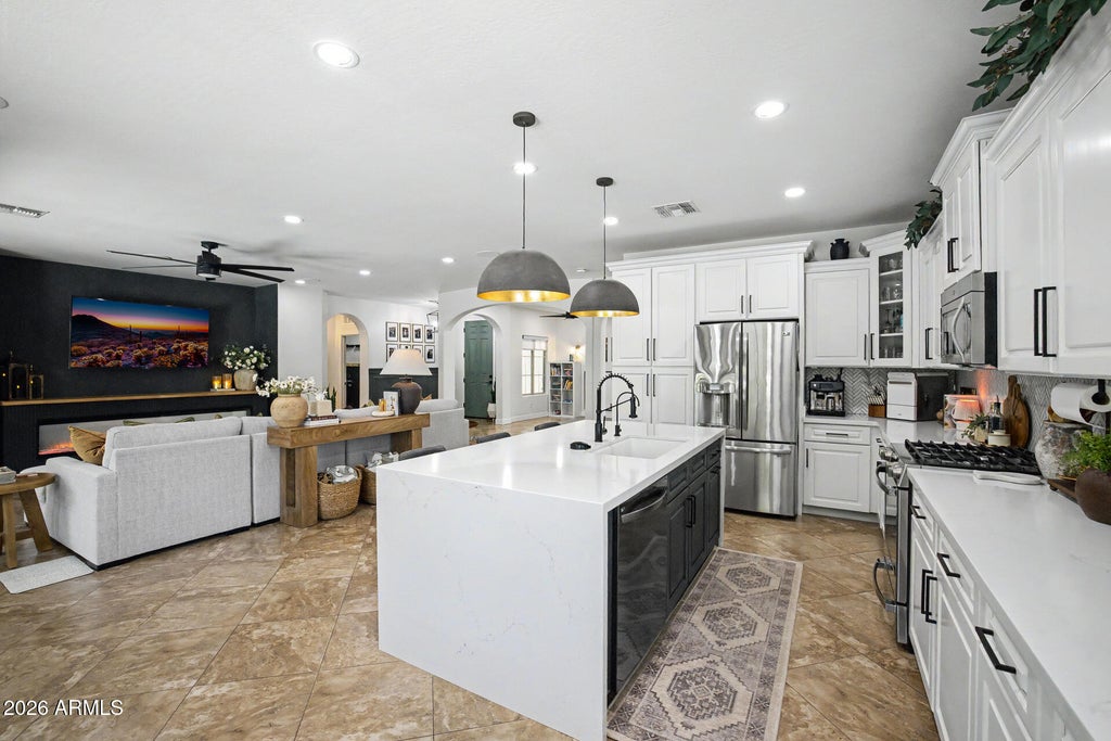 Photo of 10190 W Patrick Lane, Peoria, AZ 85383 (MLS # 7090791)
