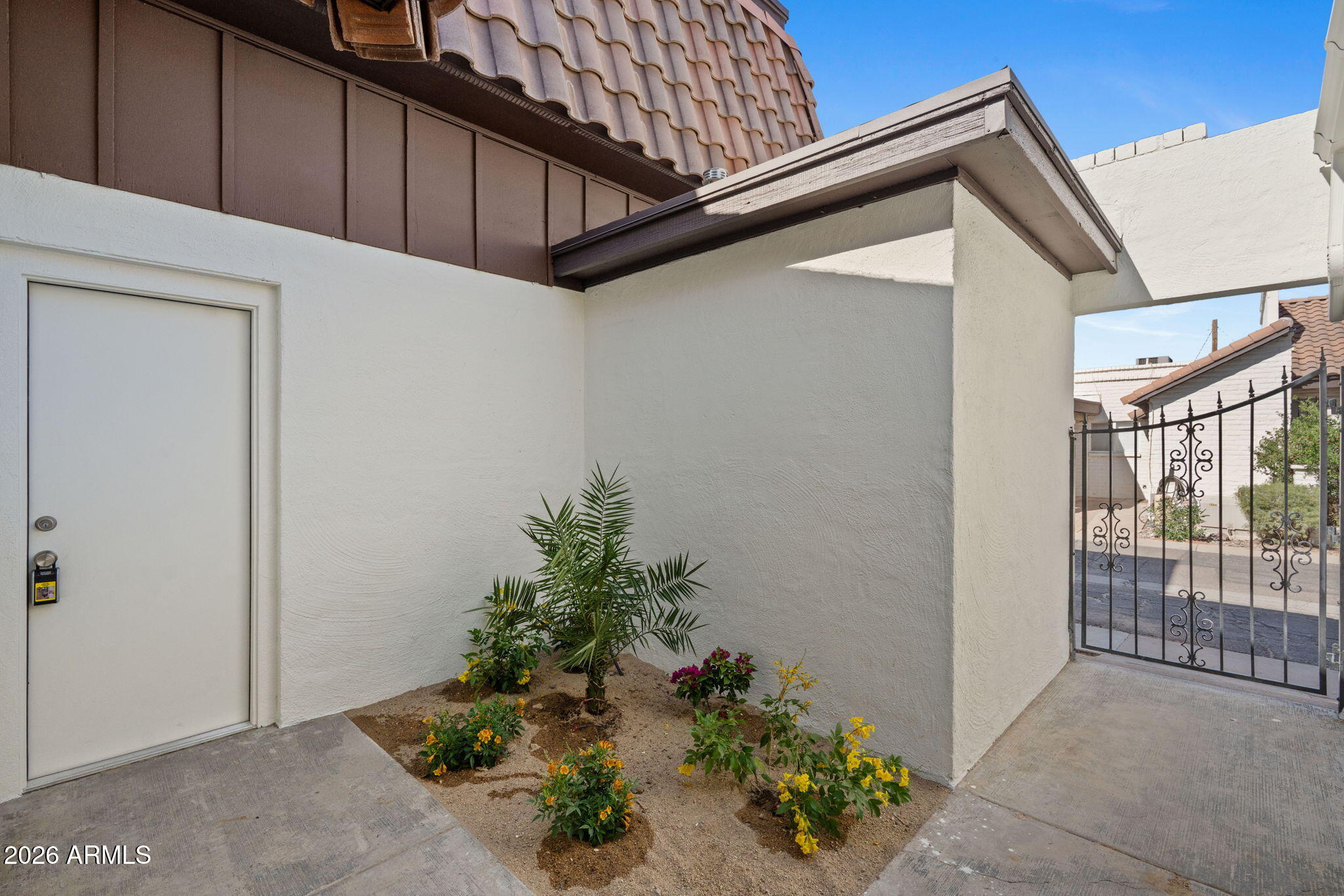 2933 N CASA TOMAS Court